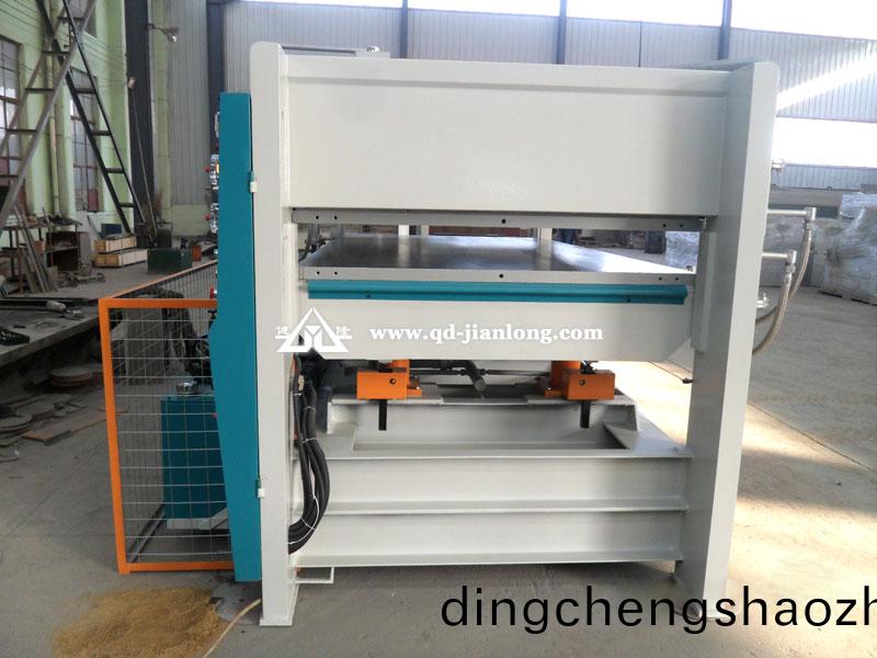 非(fei)標定(ding)製(zhi)熱(re)壓機(ji)