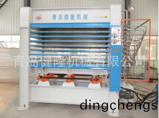 PLC控(kong)製熱(re)壓機(ji)