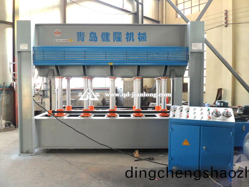 橫(heng)曏(xiang)進料(liao)熱(re)壓(ya)機